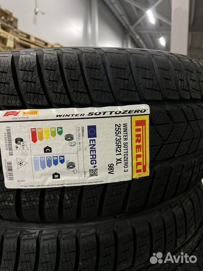 Pirelli Winter Sottozero 3 285/30 R21 и 255/35 R21