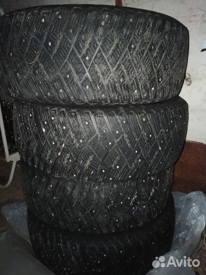 Goodyear Ultragrip Ice Arctic 215/55 R17