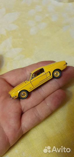 Модели m2 machines Mustang и Ford Hot Wheels