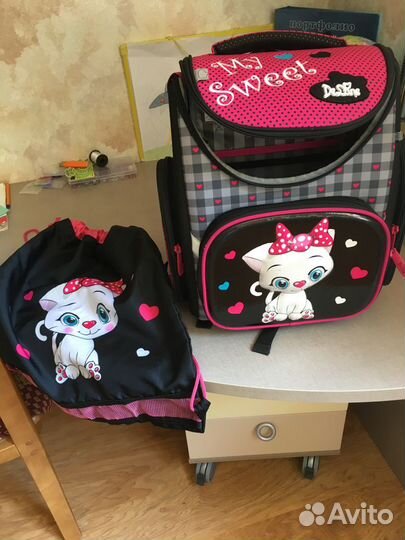 Ранец вместительный, удобный, легкий