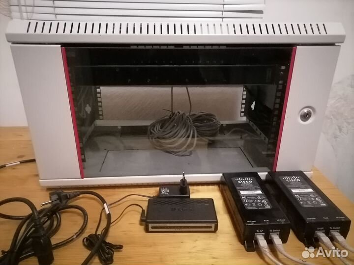 Телекоммуникационный шкаф настенный разборный 6U