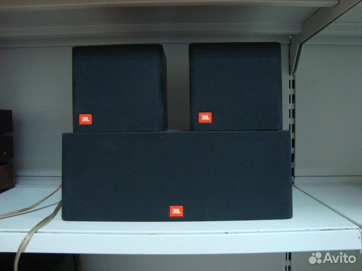 Пассивные полочные колонки JBL