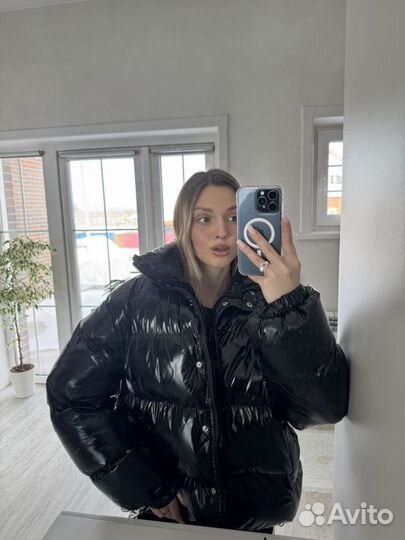 Куртка лаковая женская