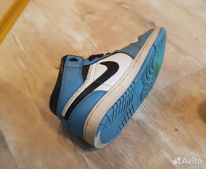 Кроссовки nike air jordan 1