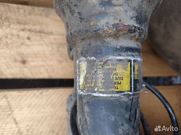 Стойка амортизатора переднего левого Mercedes-Benz