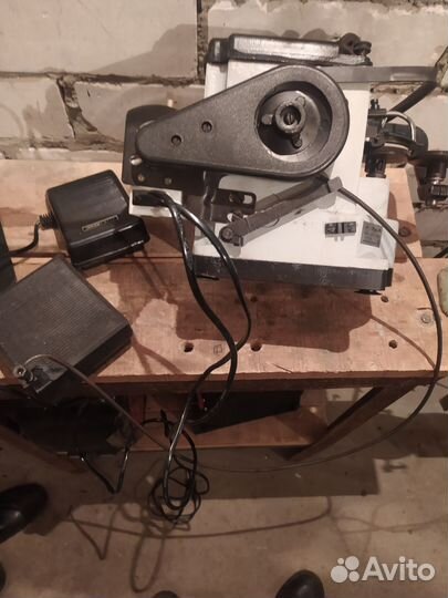 Машинка швейная бытовая скорняжная руно - м