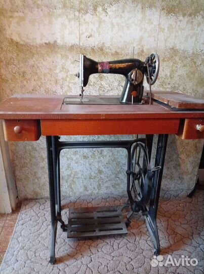 Швейная машина Singer