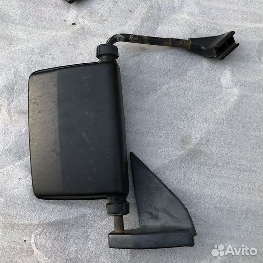 Зеркало правое mitsubishi delica p25w-p35w 4d54