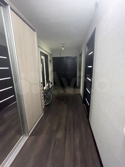 3-к. квартира, 65 м², 1/3 эт.