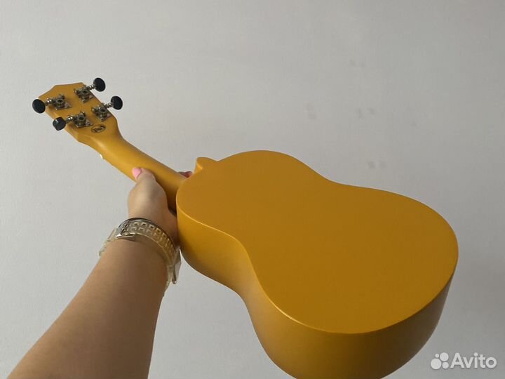 Гитара укулеле