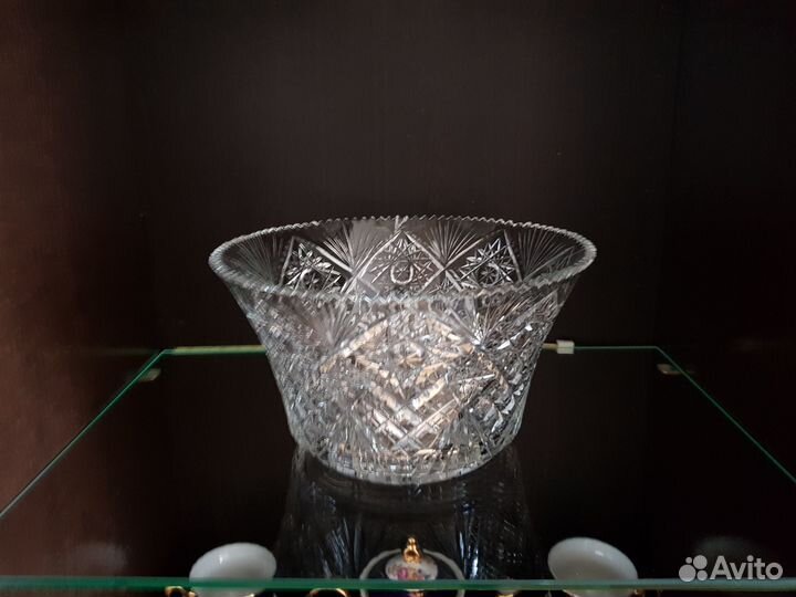Большая хрустальная ваза