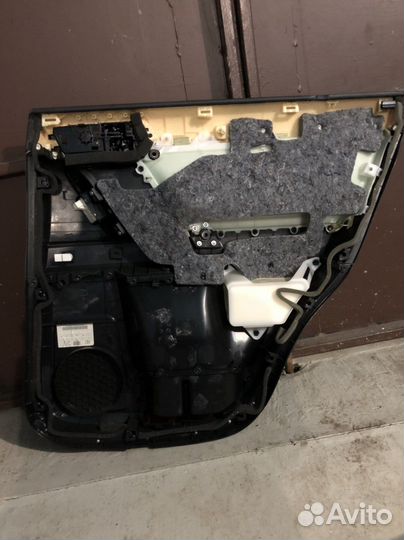Обшивка двери задняя левая prado 150