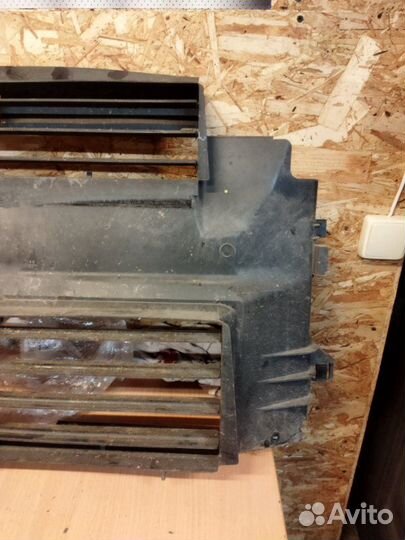 Дефлектор радиатора Ford Focus 3 хетчбэк 2.0 mgda