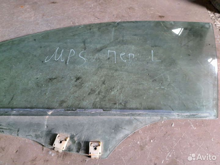 Стекло двери переднее Mazda 3