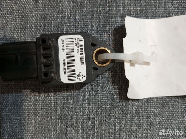 Датчик удара правый lancer 10