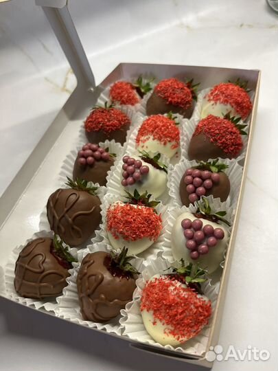 Клубника в шоколаде,торты, перожние