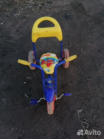 Трехколесный велосипед