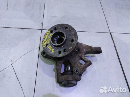 Кулак передний левый A1633300420