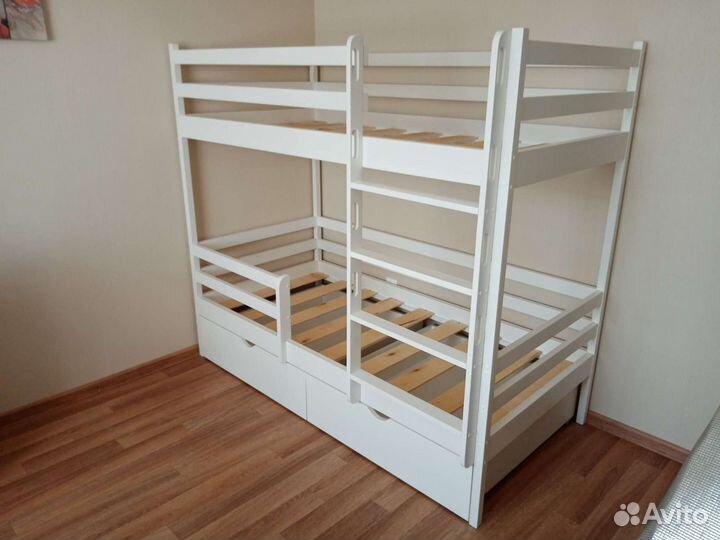 Двухъярусная кровать 