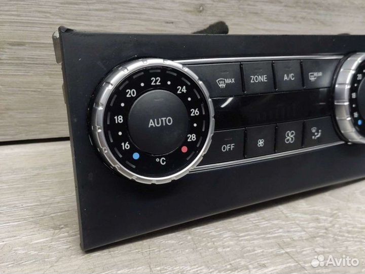 Блок управления климат-контролем Mercedes C W204