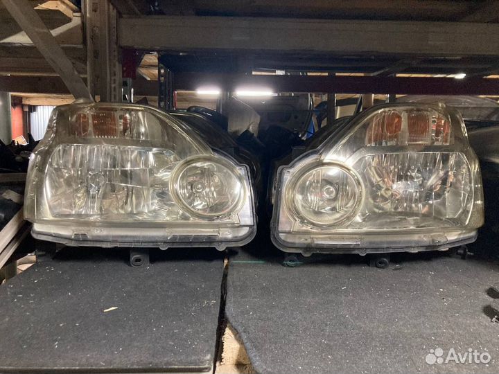 Фара Nissan X-Trail T31