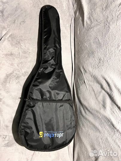 Акустическая гитара