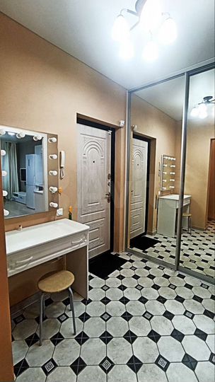 2-к. квартира, 49 м², 13/18 эт.