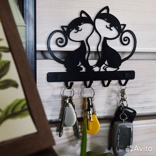 Настенные ключницы