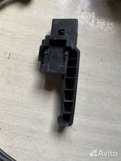 Трос капота Инсигния