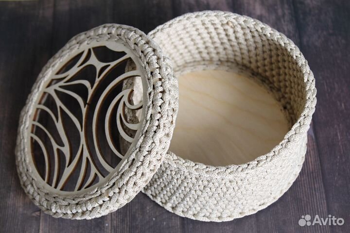 Корзинка для хранения из трикотажной пряжи и шнура