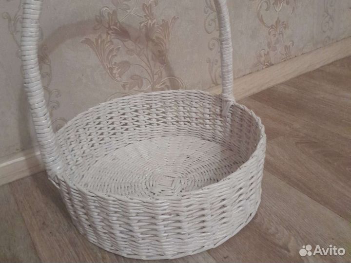 Корзина плетеная подарочная