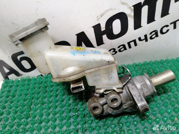 Главный тормозной цилиндр Suzuki Ingis M13A 2001