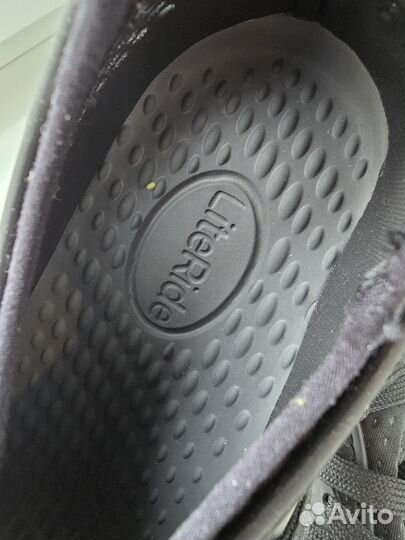 Кроссовки crocs