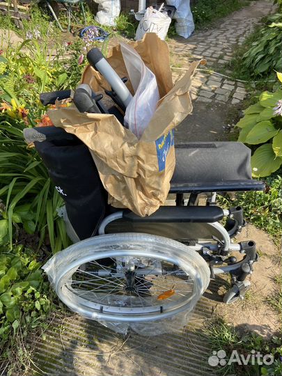 Инвалидная коляска новая