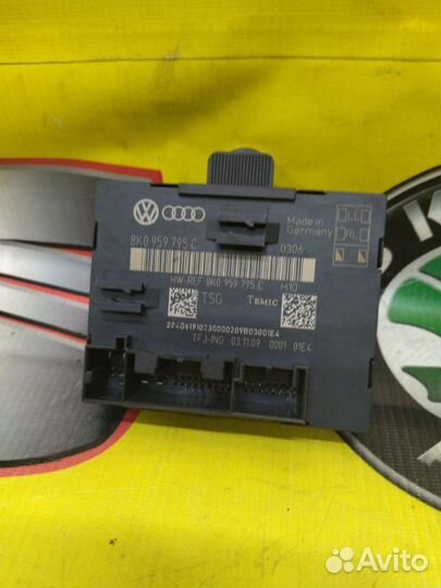 Блок управления дверьми задний правый Audi A4