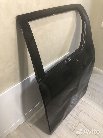 Дверь задняя левая toyota hilux 2018 г.в