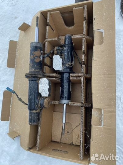 Две передние стойки bmw x5 e70