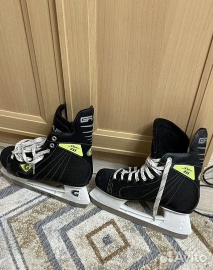 Коньки хоккейные graf