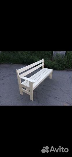 Деревянные скамейки и лавки