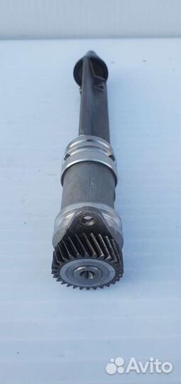 Вал балансировочный 06H198205M Volkswagen Passat