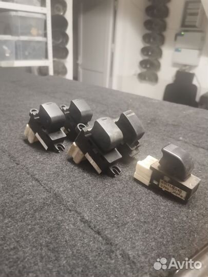 Кнопки стеклоподъемника Subaru