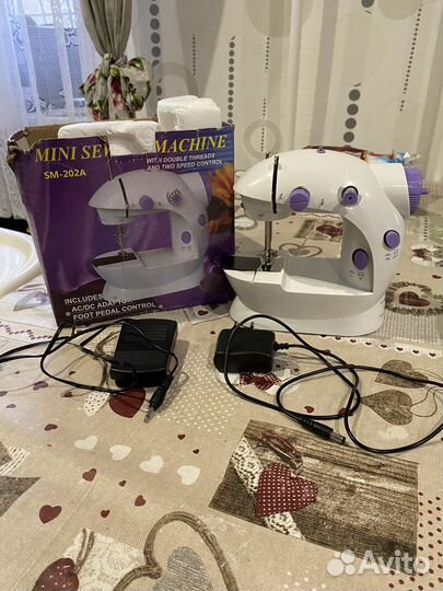Мини швейная машинка