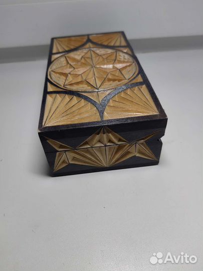 Купюрница резная