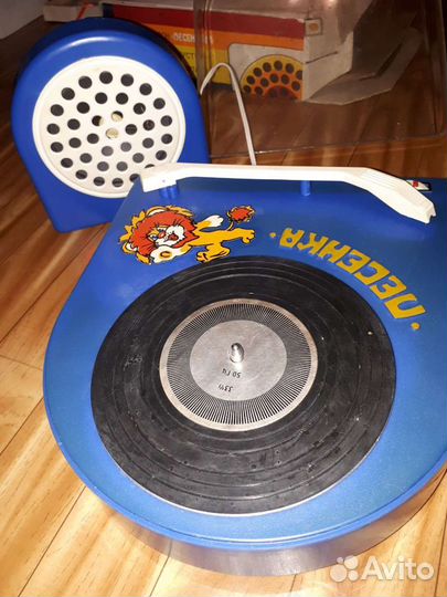 Электрофон песенка-1