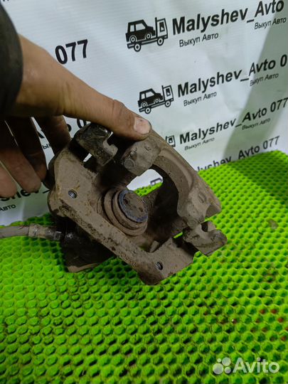 Суппорт задний левый Ford focus 3