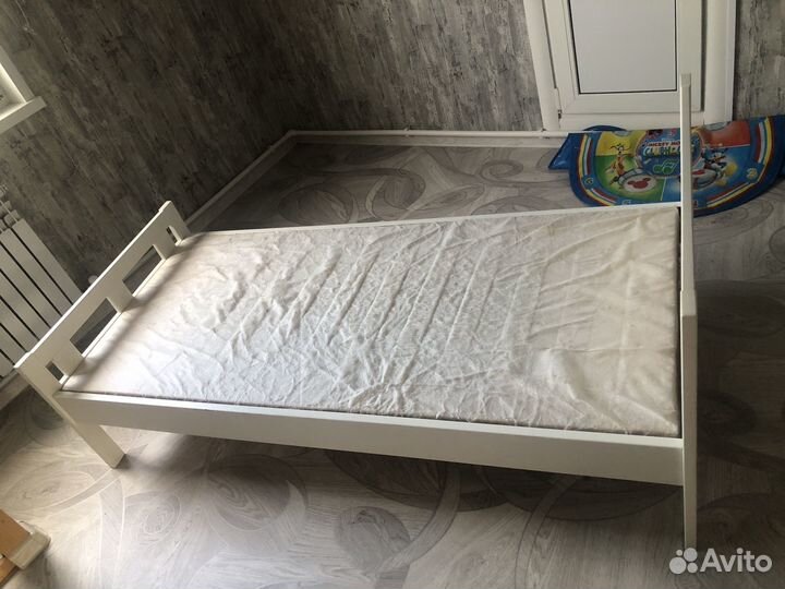 Детская кровать IKEA с матрасом
