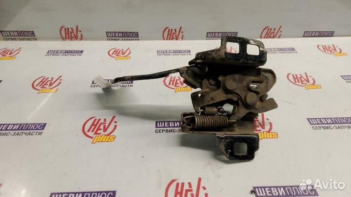 Замок капота Chevrolet Avalanche