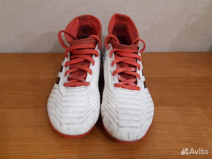 Бутсы футбольные Adidas Predator 30р