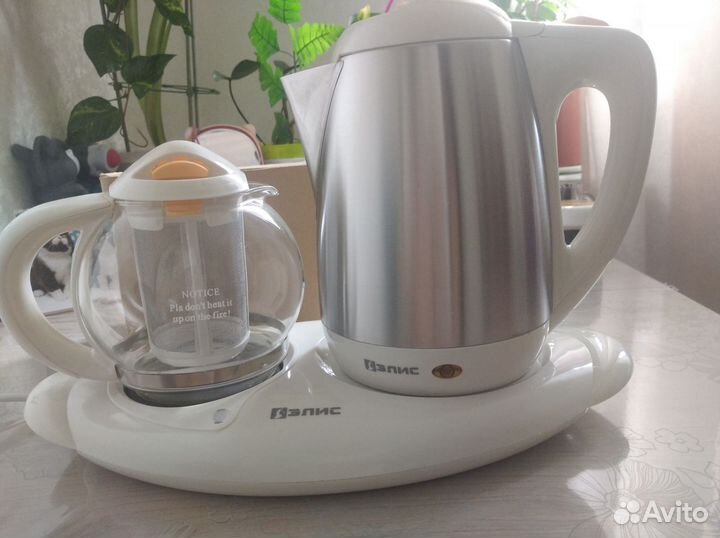 Чайник электрический новый+ заварочный чайник