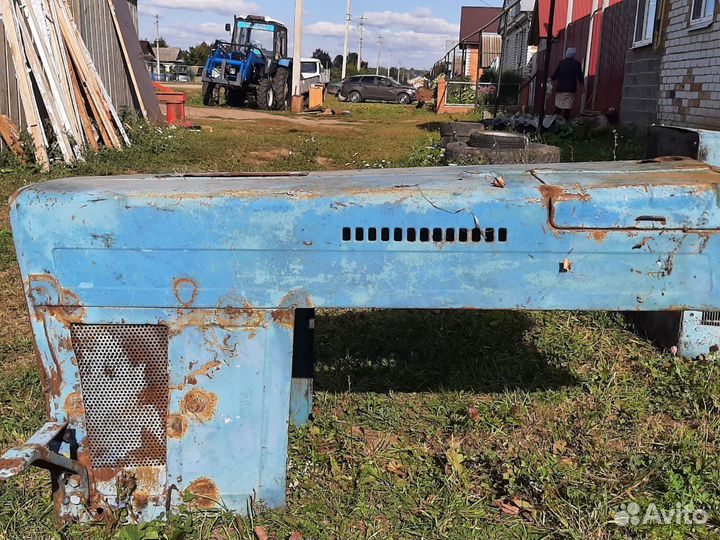 Капот на мтз 82. В наличии 2 шт
